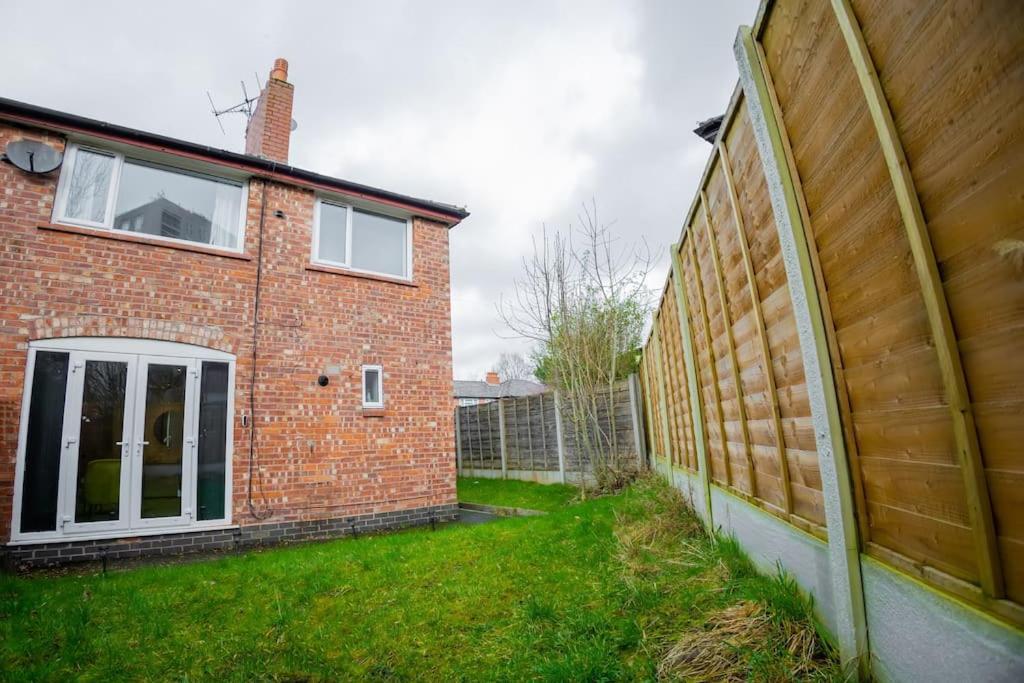 Isinmi Home - Close To Mcr City Manchester Eksteriør bilde